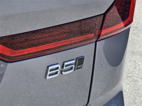 New 2026 Volvo XC60 B5 Core image 9