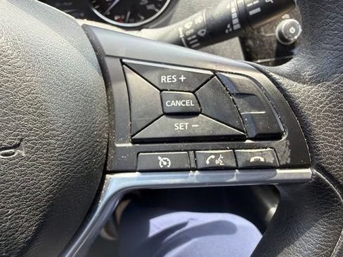Used 2017 Nissan Rogue S AWD/4WD image 11