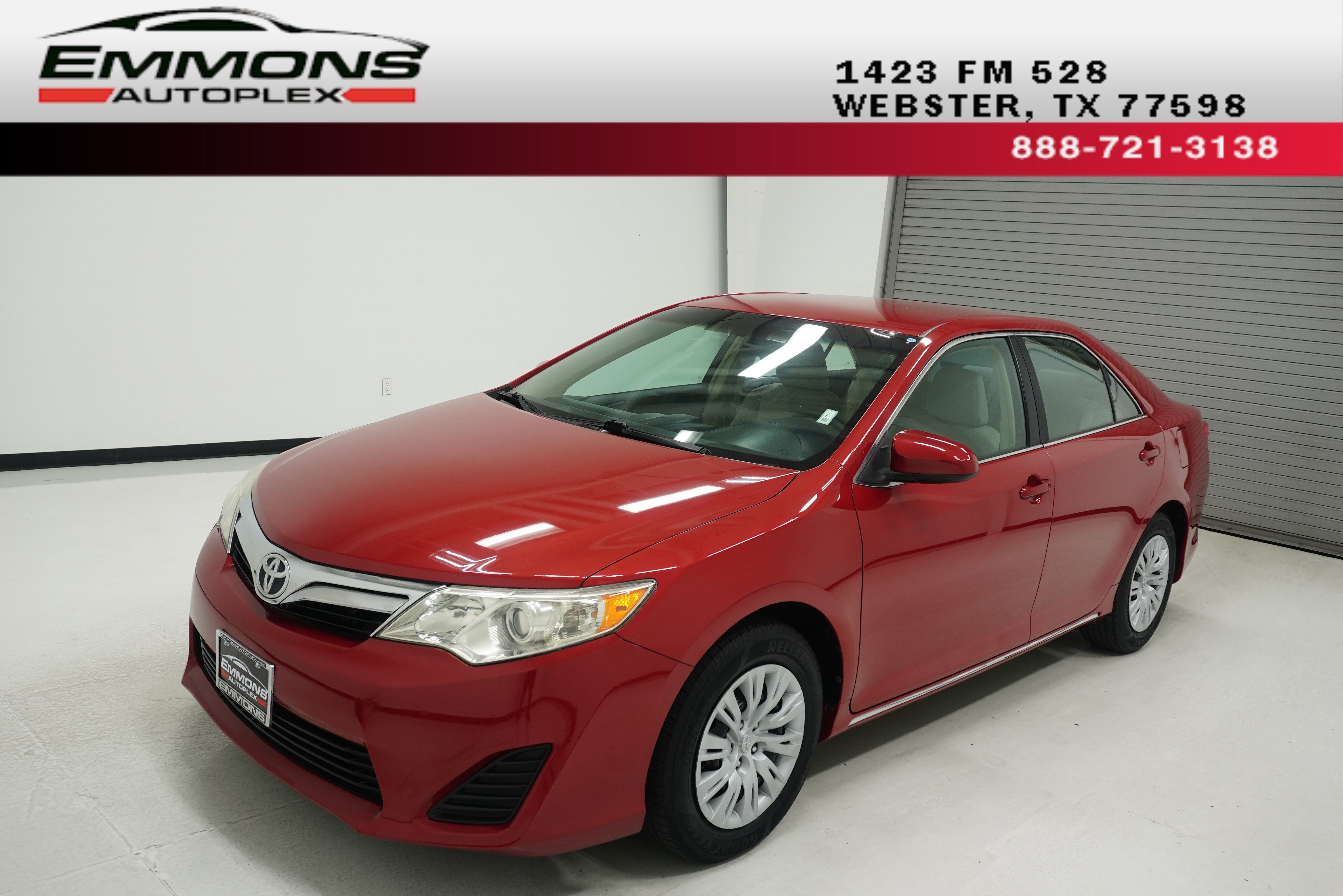 Used 2013 Toyota Camry LE FWD image 1