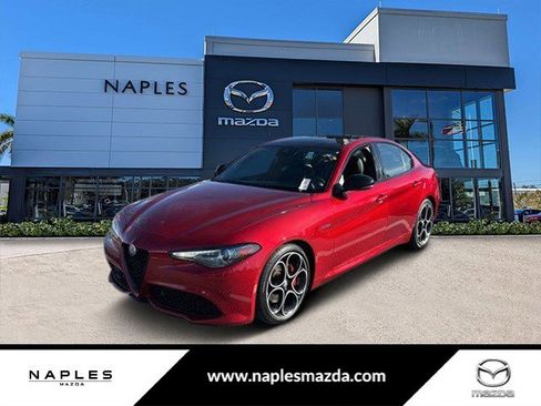 Used 2023 Alfa Romeo Giulia Veloce image 1