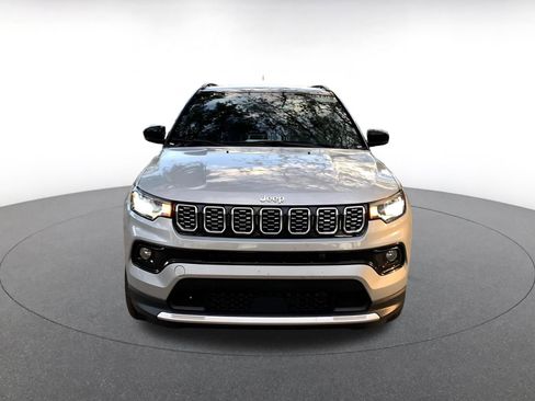 Used 2025 Jeep Compass Limited image 2