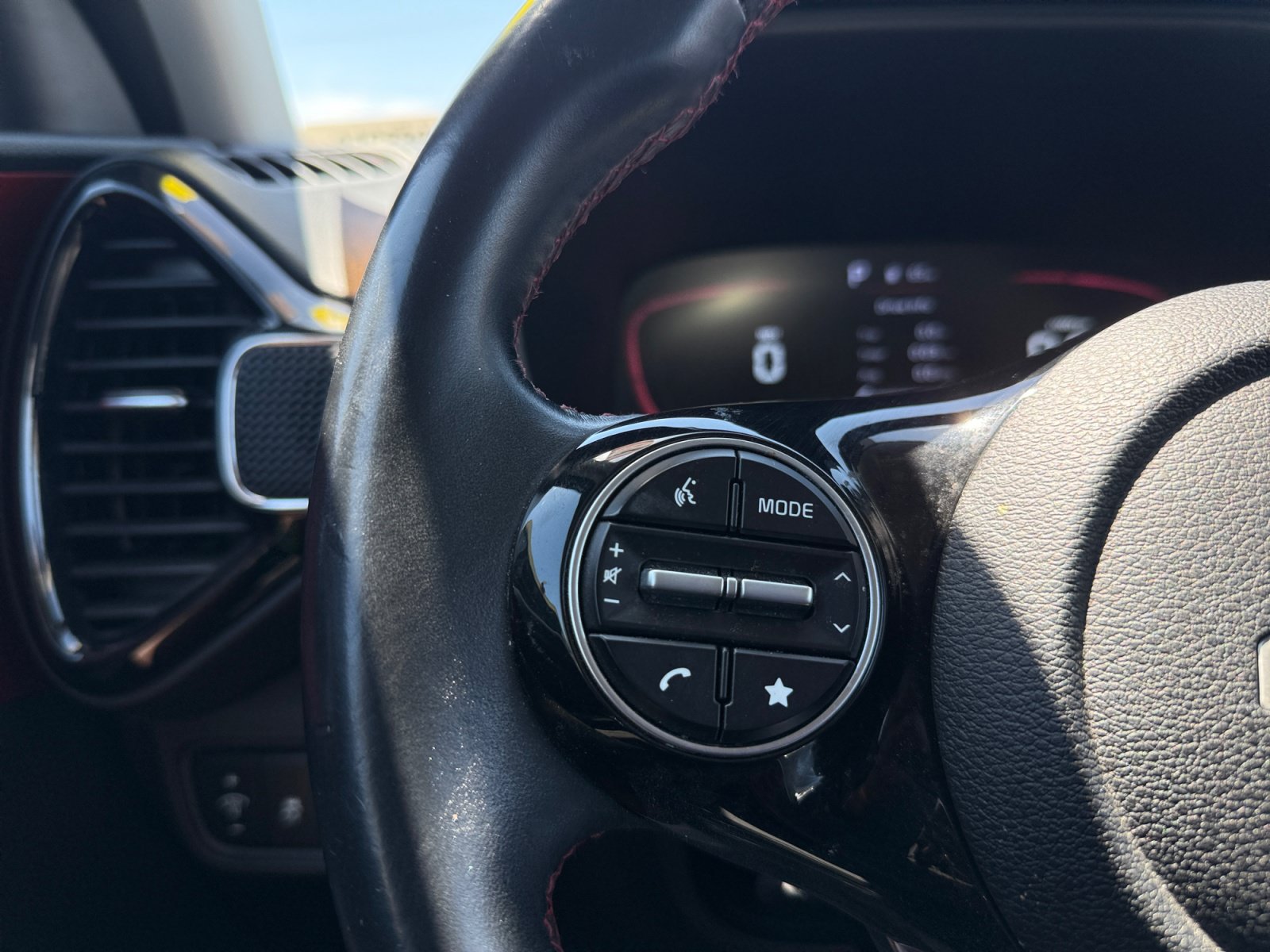 Used 2023 Kia Soul GT-Line FWD image 18