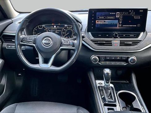 Certified 2024 Nissan Altima 2.5 SV w/ SV Premium Package FWD image 6