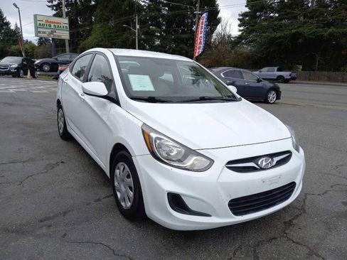 Used 2014 Hyundai Accent GLS image 2