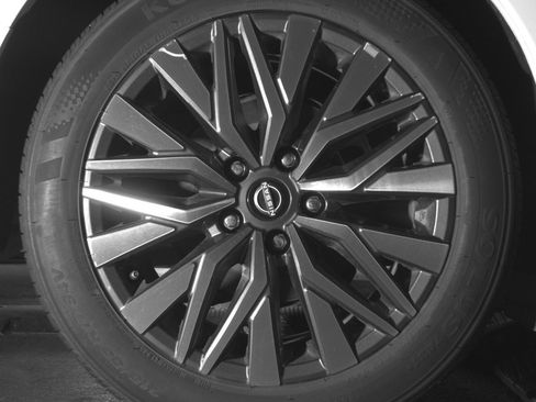 Used 2025 Nissan Altima 2.5 SV image 15