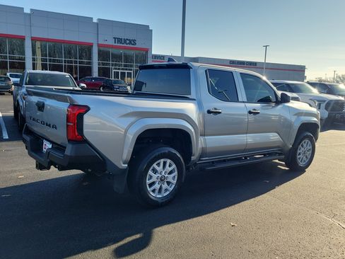 Certified 2025 Toyota Tacoma SR image 5