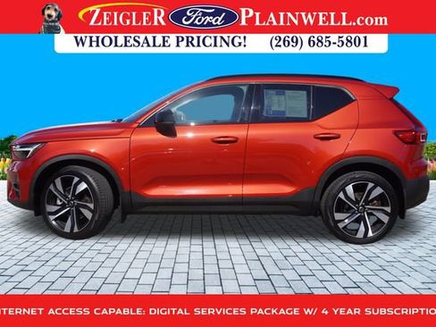 Used 2023 Volvo XC40 B5 Plus w/ Protection Package Premier image 2