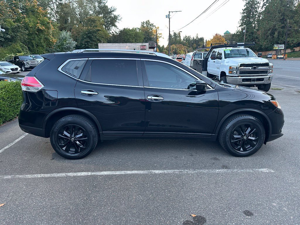 Used 2016 Nissan Rogue SV FWD image 4