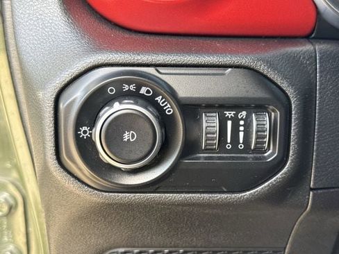 Used 2021 Jeep Wrangler Unlimited Rubicon AWD/4WD image 24