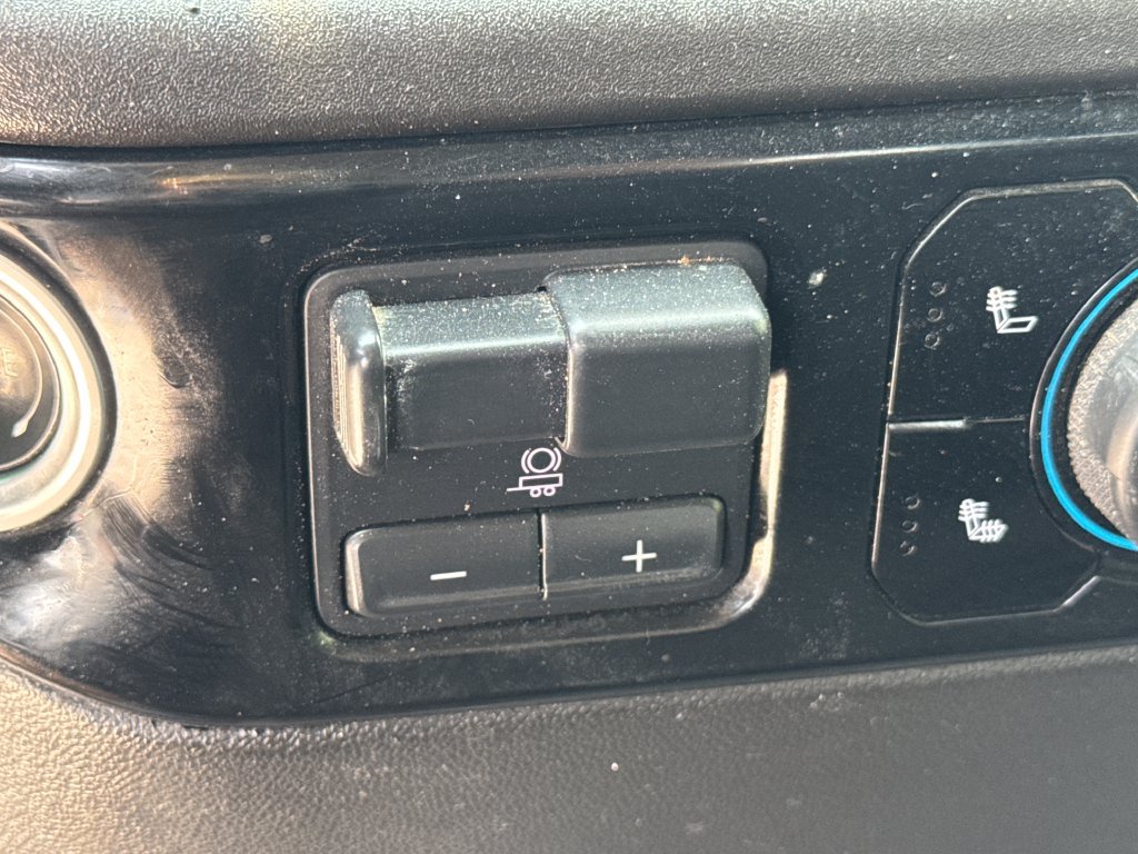 Used 2024 Chevrolet Silverado 2500 LT AWD/4WD image 28