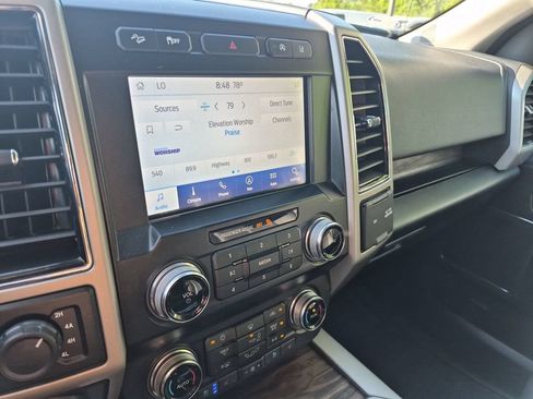 Used 2020 Ford F150 Lariat w/ Equipment Group 502A Luxury AWD/4WD image 19