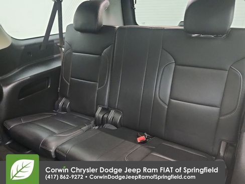 Used 2017 Chevrolet Suburban LT image 32