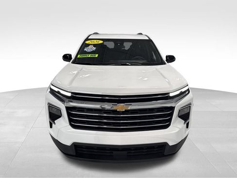 Used 2026 Chevrolet Traverse LT FWD image 12