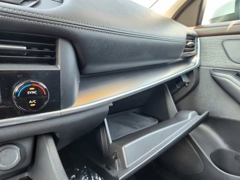 Used 2023 Nissan Rogue SV image 13