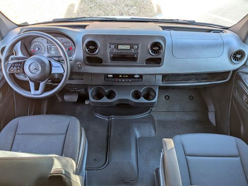 Used 2020 Mercedes-Benz Sprinter 2500 image 29