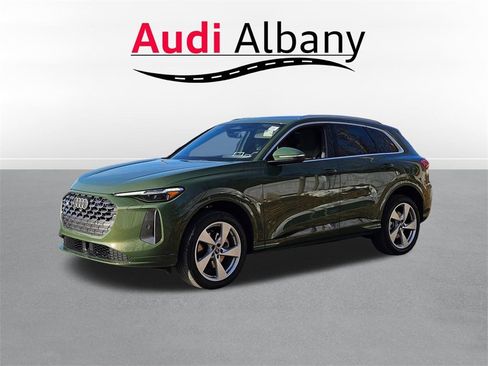 Used 2025 Audi Q5 Premium Plus w/ Premium Plus image 8