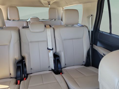 Used 2024 Ford Expedition Max XLT RWD image 10
