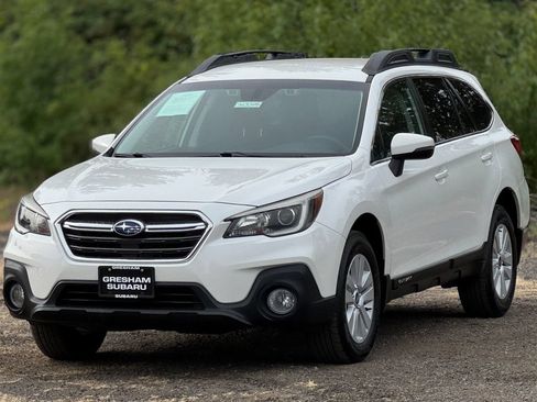 Used 2019 Subaru Outback 2.5i Premium AWD/4WD image 3
