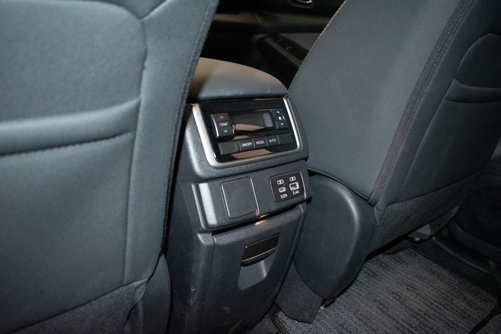 Used 2025 Subaru Ascent Onyx Edition AWD/4WD image 21