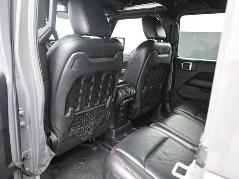 Used 2018 Jeep Wrangler Unlimited Rubicon AWD/4WD image 16