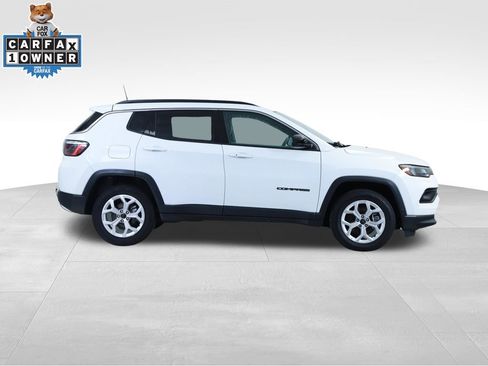 Used 2025 Jeep Compass Latitude image 13
