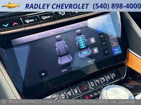 Used 2024 Jeep Grand Wagoneer L Series III AWD/4WD image 10