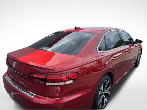 Used 2022 Volkswagen Passat 2.0T SE FWD image 12