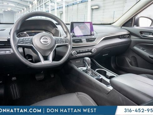 Used 2024 Nissan Altima 2.5 SV image 22