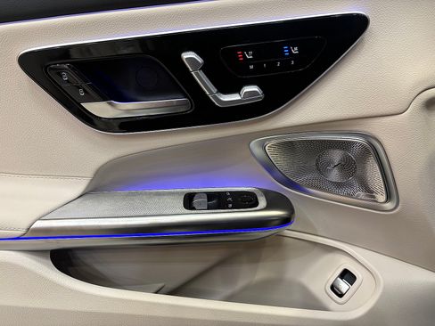 New 2026 Mercedes-Benz CLE 300 4MATIC Coupe image 9