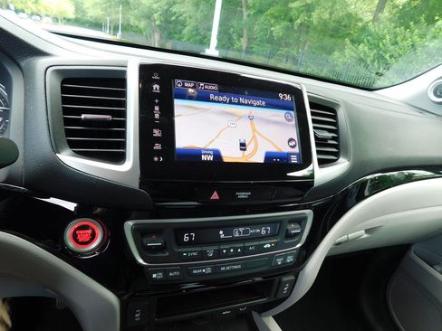 Used 2019 Honda Ridgeline RTL-E image 10