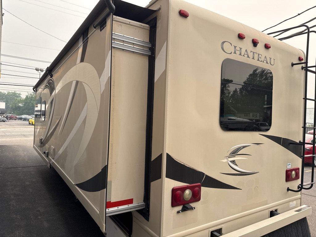 Used 2016 Ford E-450 and Econoline 450 Super Duty w/ Motorhome Prep Package RWD image 5