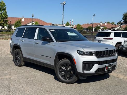 New 2026 Jeep Grand Cherokee L 4WD image 2
