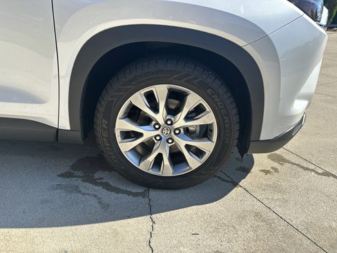 Used 2024 Toyota Grand Highlander AWD image 36
