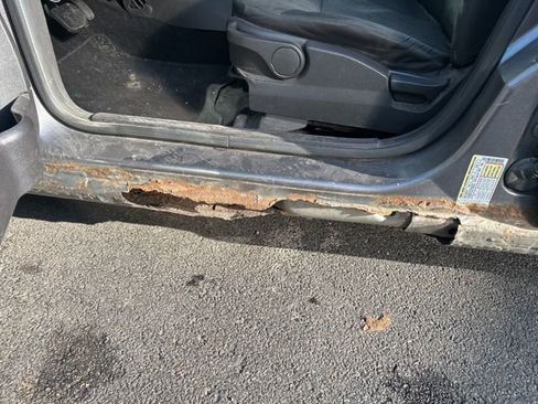 Used 2010 Ford Focus SE image 16