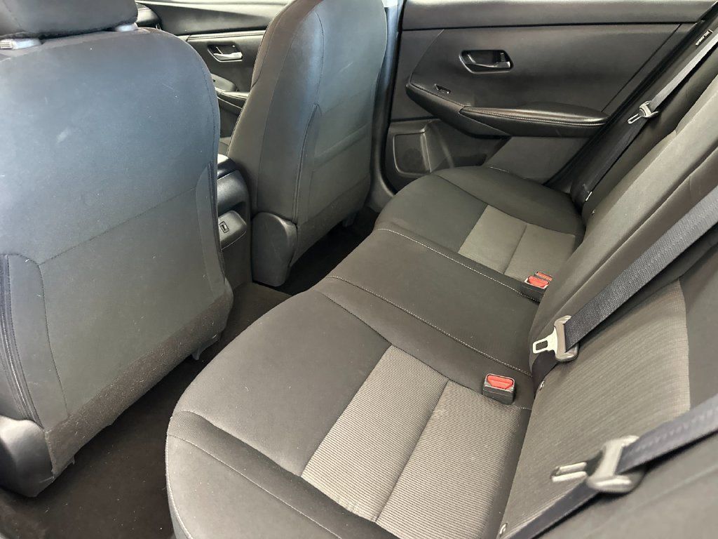 Used 2025 Nissan Sentra SV FWD image 11