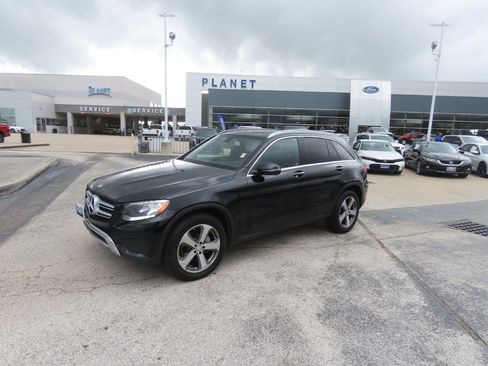 Used 2016 Mercedes-Benz GLC 300 image 2