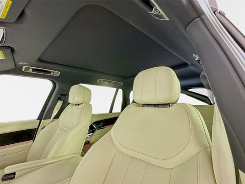 New 2026 Land Rover Range Rover Long Wheelbase SE AWD/4WD image 14