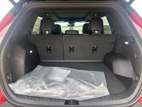 New 2026 Chevrolet Equinox LT w/ Convenience Package II FWD image 10