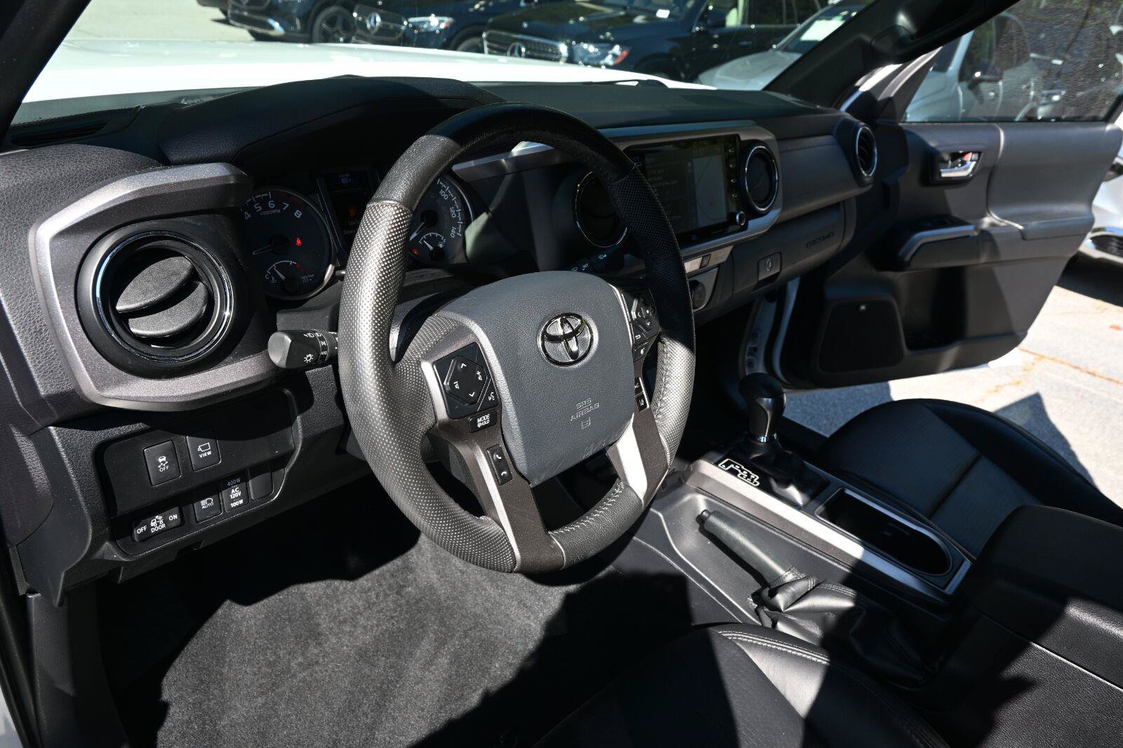 Used 2020 Toyota Tacoma Limited RWD image 6