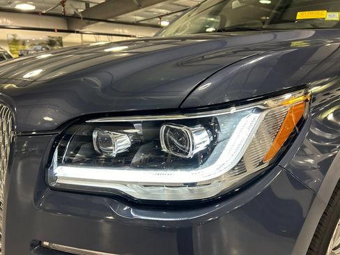 Certified 2023 Lincoln Navigator Reserve AWD/4WD image 7