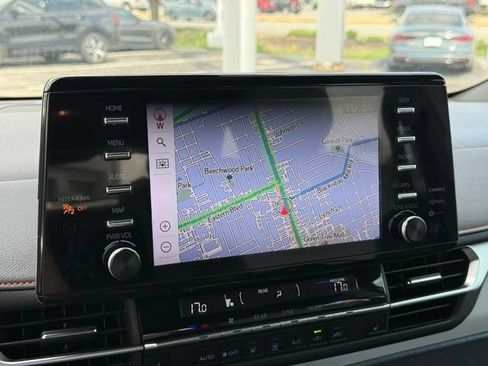 Used 2024 Toyota Sienna XSE FWD image 29