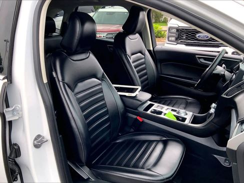 Certified 2022 Ford Edge SEL AWD/4WD image 9
