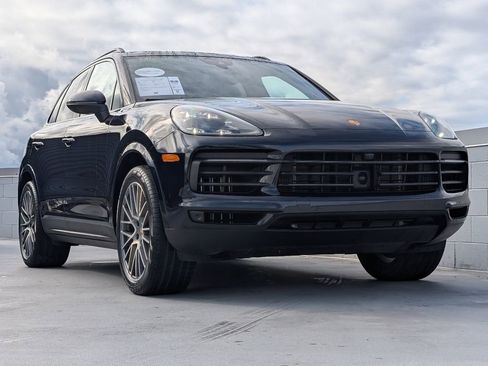 Used 2023 Porsche Cayenne S Platinum AWD/4WD image 25