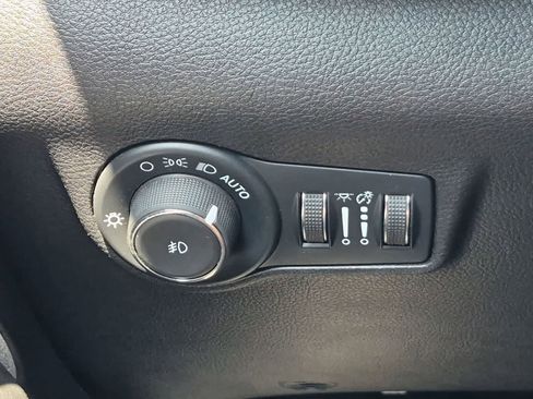 Used 2024 Jeep Compass Latitude AWD/4WD image 17