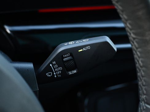 Certified 2025 BMW X2 xDrive28i w/ Premium Package image 36