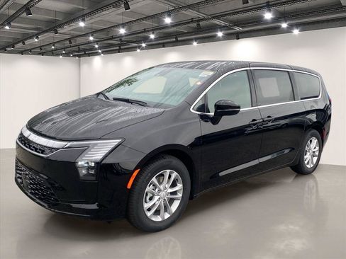 New 2027 Chrysler Pacifica Select FWD image 2