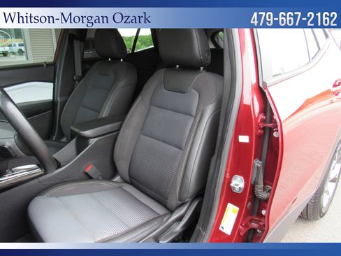 Used 2024 Chevrolet Trax LT w/ Driver Confidence Package FWD image 21