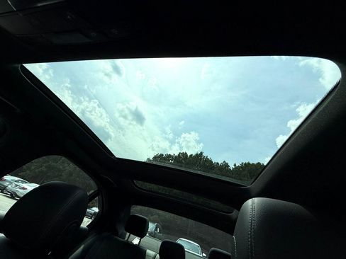 Used 2018 Mercedes-Benz C 300 Sedan image 25