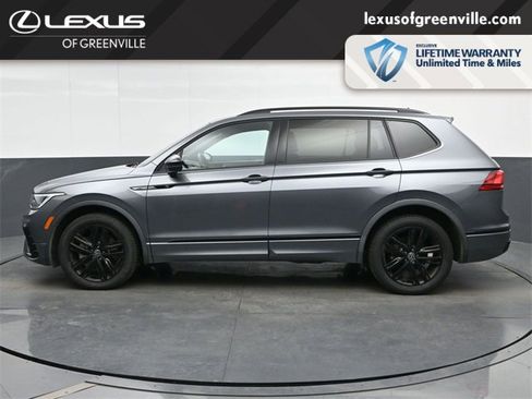 Used 2022 Volkswagen Tiguan SE R-Line image 5
