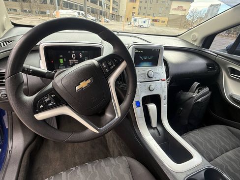 Used 2013 Chevrolet Volt FWD image 14